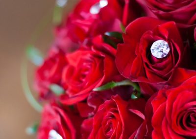 bouquet-rose-rouge-mariage-mariee-nice-fleuriste